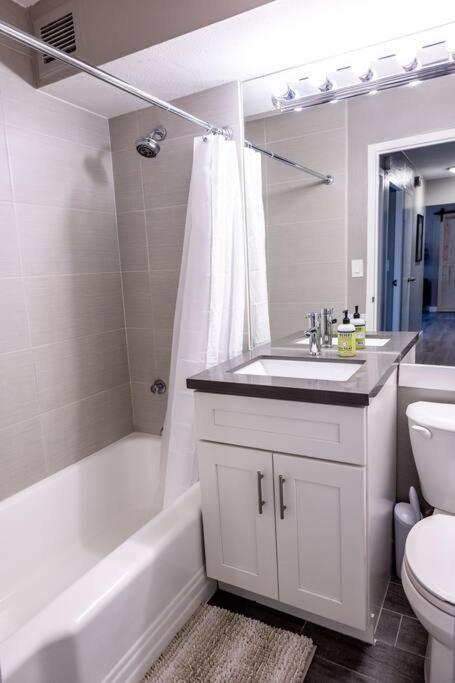 2Br Downtown Convention Center Near Attractions Apartment Сиатъл Екстериор снимка